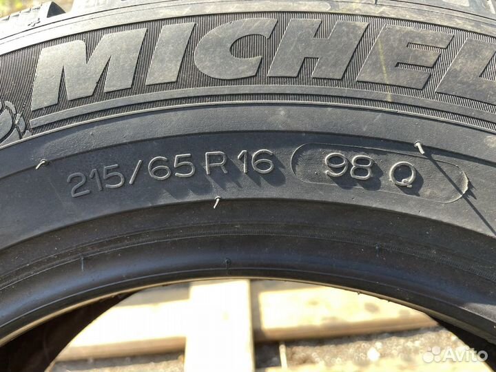 Michelin X-Ice North 215/65 R16