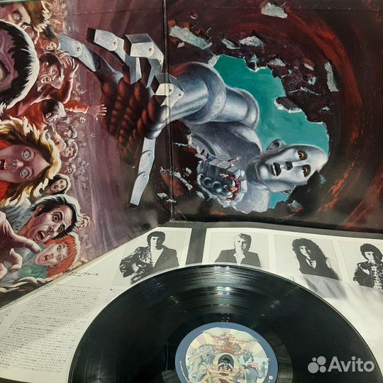 Queen - News of the World (Japan, 1977) LP