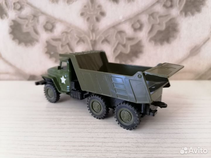 Игрушки грузовики