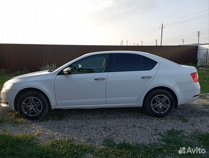 Skoda Octavia 1.6 AT, 2019, 300 000 км