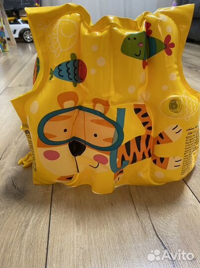 Жилет для купания 2-3года