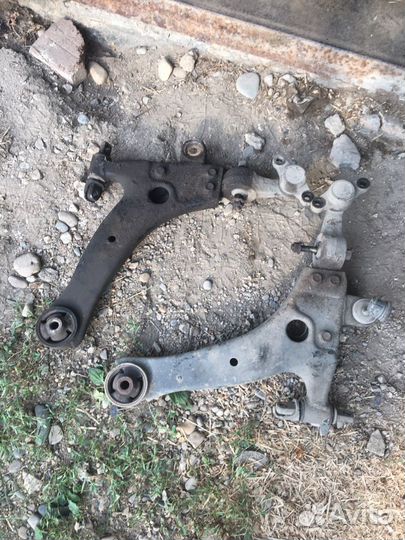 Рычаги передней подвески на Хюндай Сонату-5