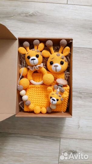 Набор жирафиков (комфортер, держатель, погремушка)