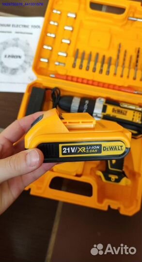 Шуруповерт Dewalt 21V с набором