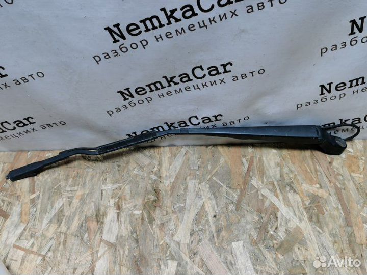 Поводок дворника передний левый Mercedes-Benz Vito