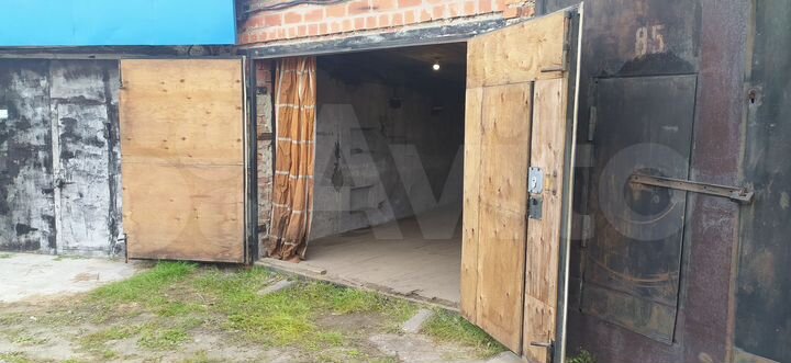 Гараж, > 30 м²