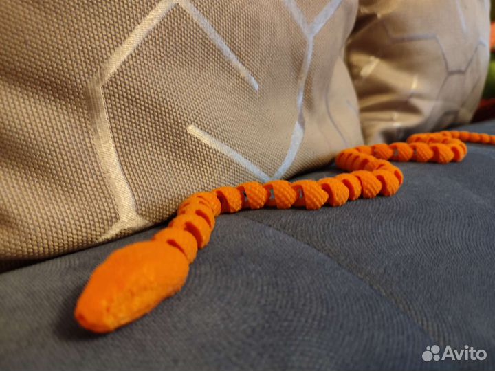 Змея пластиковая подвижная