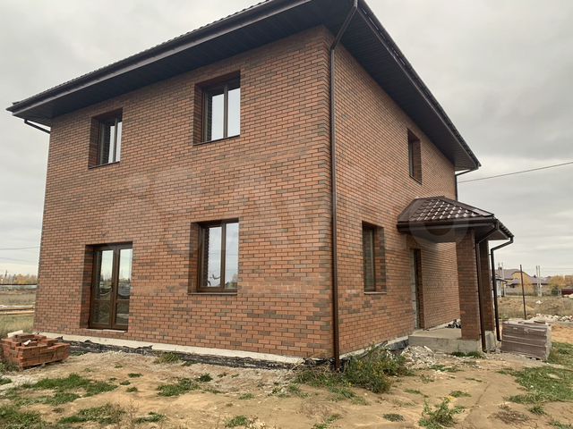 Коттедж 172 м² на участке 10 сот.