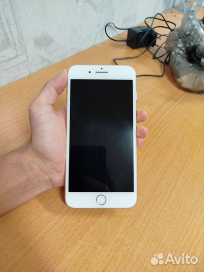 iPhone 8 Plus, 64 ГБ