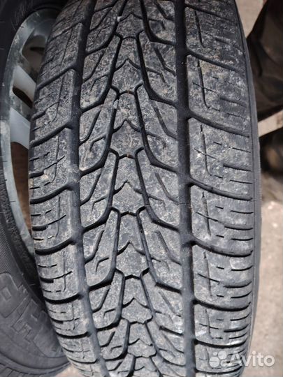 Roadstone Roadian HP SUV 215/65 R16