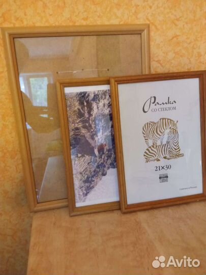 Продам 3 рамки со стеклом