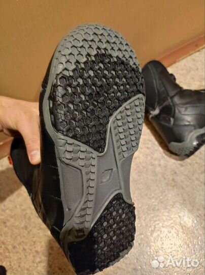 Сноубордические ботинки 42.5