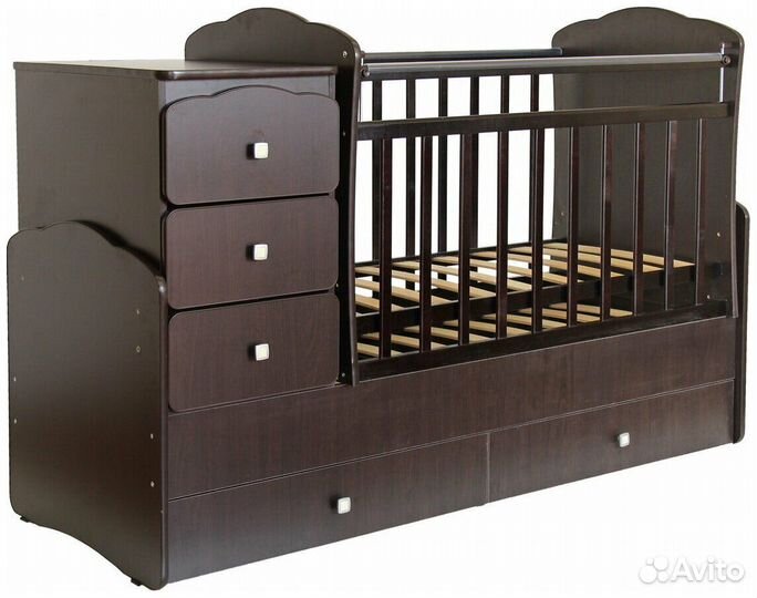 Детская кроватка с маятником