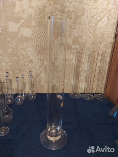 Химическая посуда, пробирки, чашки Петри, штативы