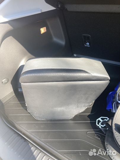 Подлокотник skoda rapid