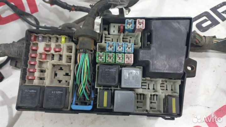 Блок предохранителей с проводкой б/у для Ford C-Ma