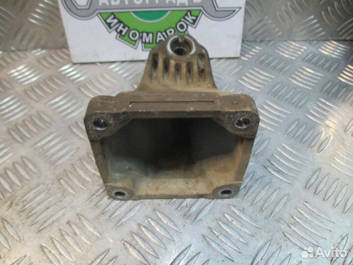 Кронштейн двигателя левый SsangYong Kyron