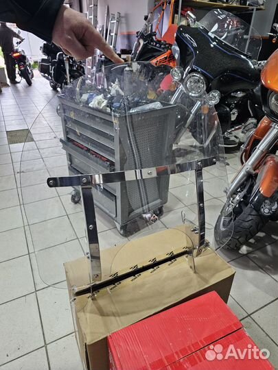 Лобовое стекло KlockWerks на Harley Davidson