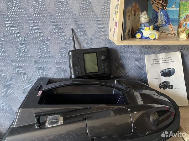 Прикормочный кораблик с gps и эхолотом
