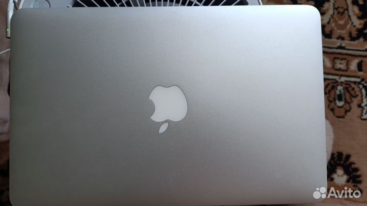 Apple macbook air 11 A1370