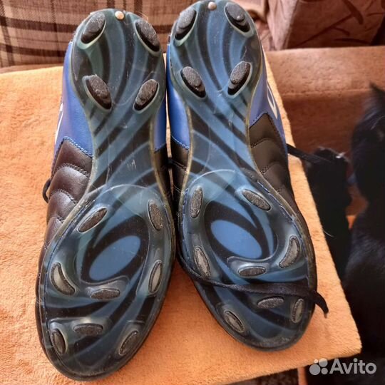 Футбольные бутсы