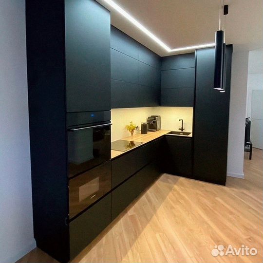 Кухонный гарнитур выставочный образец