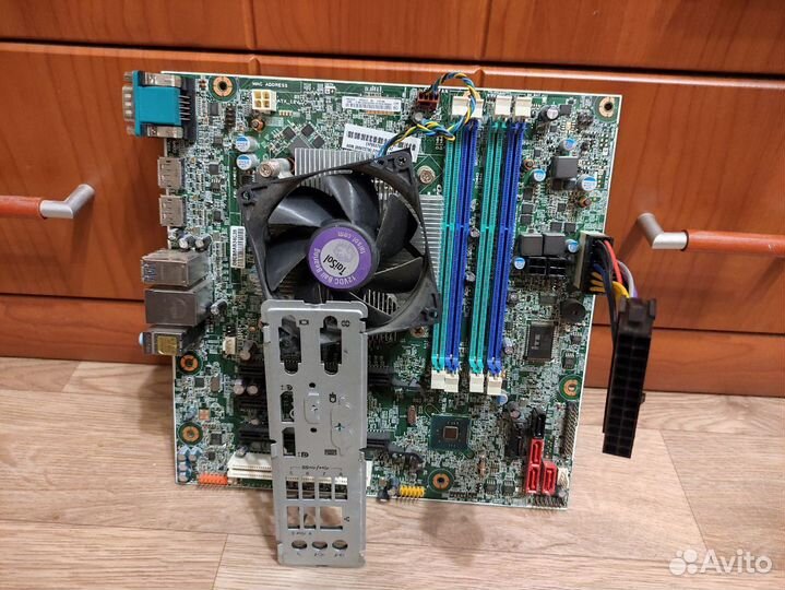 Lenovo is8xm (сокет 1150)