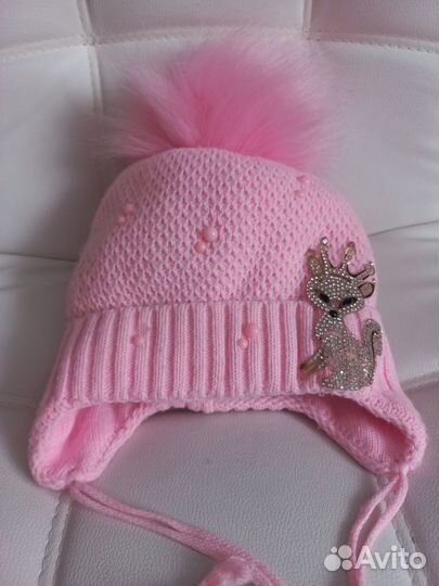 Шапки для девочки и воротник-манишка