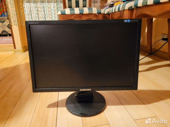 Монитор Samsung Syncmaster 743NW в отличном состоя