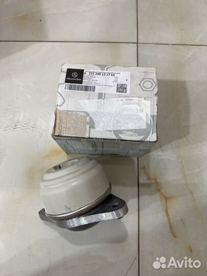 Опора двигателя на мерседес 221