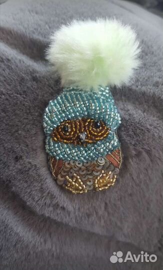 Брошь из бисера ручная работа