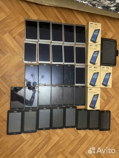 Планшеты с закрытия офиса отл. состояние