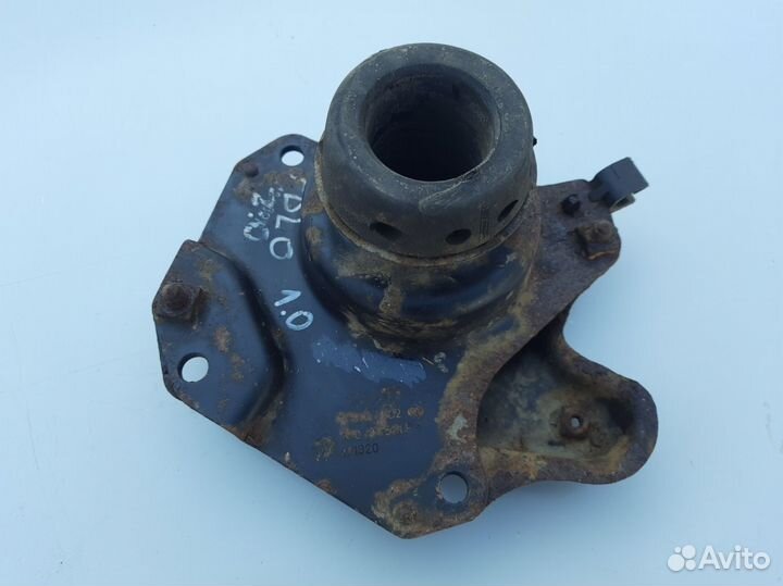 Кронштейн МКПП Volkswagen Polo 1994 1999