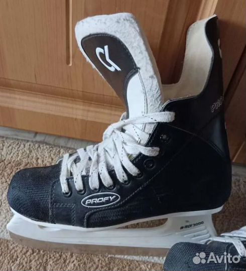 Коньки хоккейные