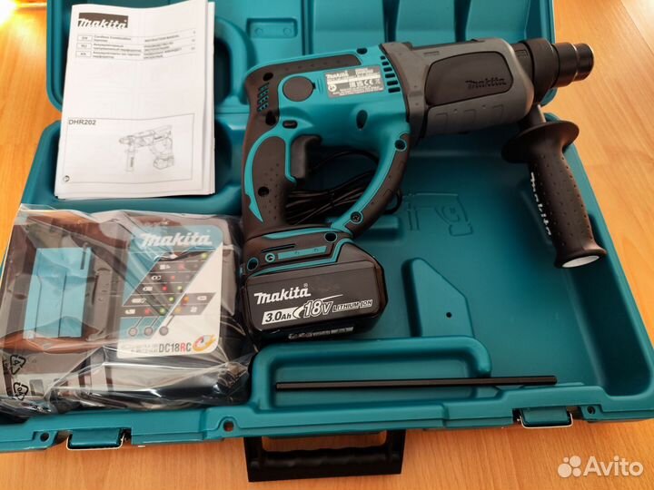 Перфоратор Makita DHR202RF