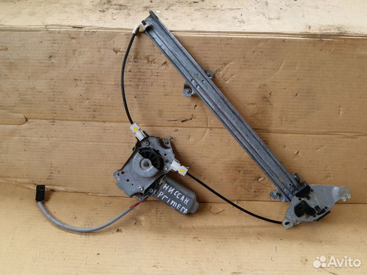 Стеклоподъёмник передний правы Ниссан Примьера П11