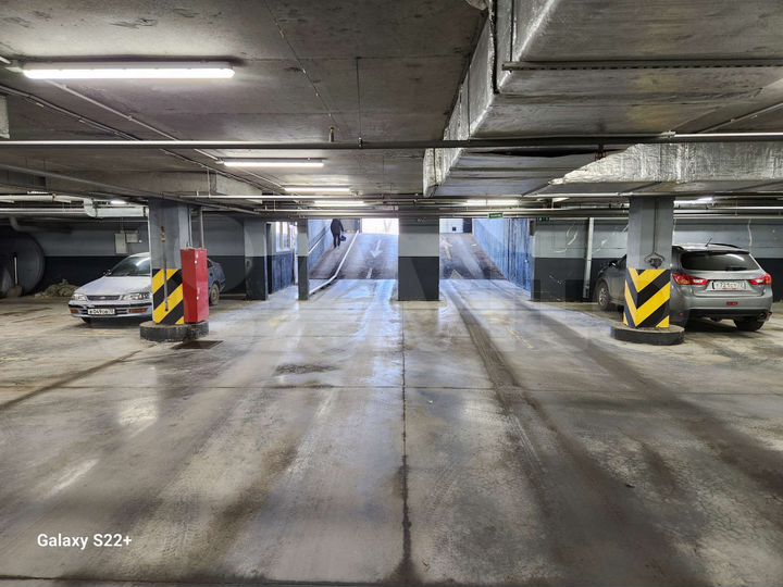 Машиноместо, 13 м²