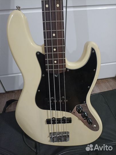 Бас гитара fender jazz bass