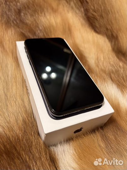 iPhone X, 64 ГБ