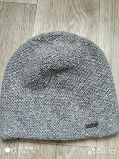 Шапка женская вязаная