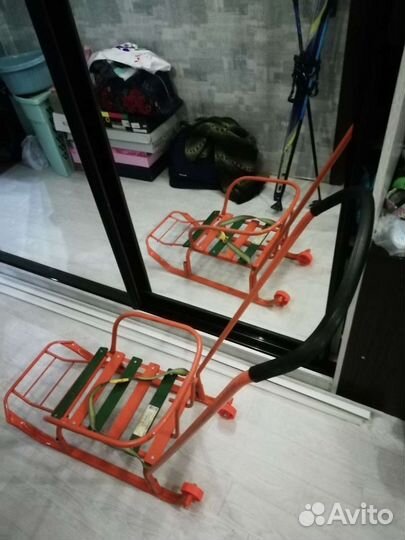 Санки на колёсах сзади Тимка