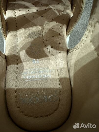 Сандали для девочки на первые шаг