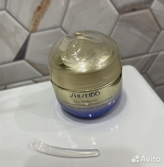 Крем для лица Shiseido Vital Perfection Uplifting