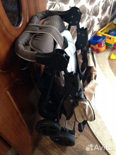Коляска всесезонная
