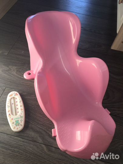 Горка для купания и термометр