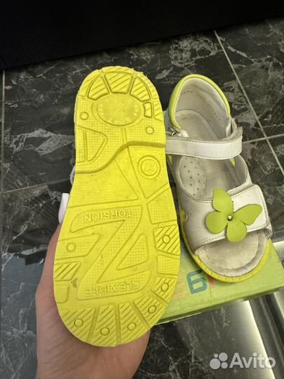 Сандалии для девочки