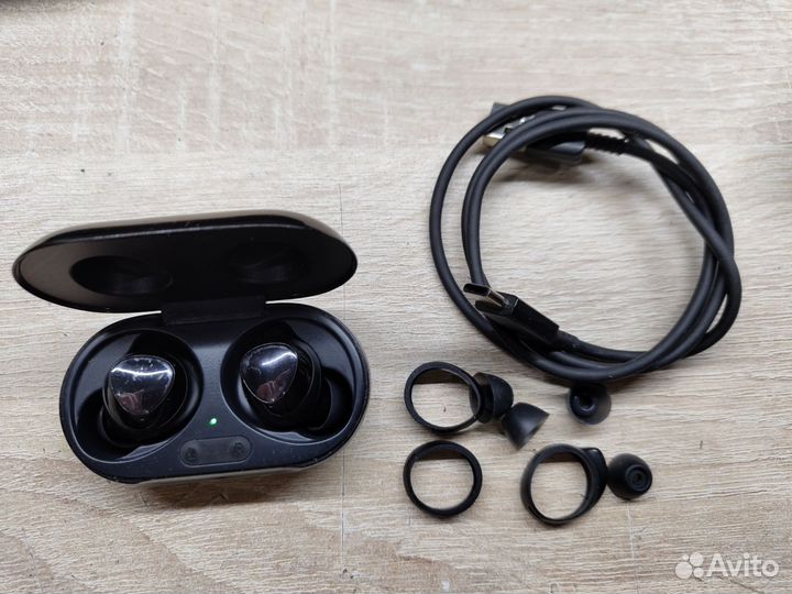 Беспроводные наушники samsung buds plus