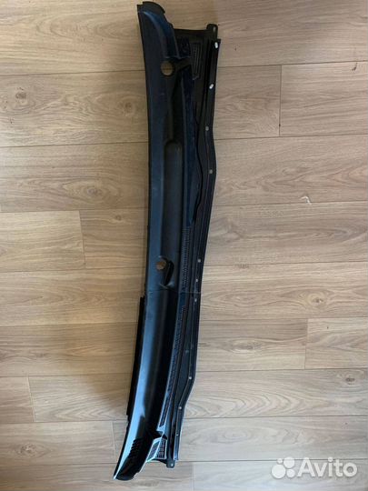 Водосток лобового стекла (жабо) Toyota Hi-Lux 7