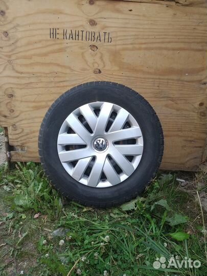 Стальные диски r15 с резиной и колпаками