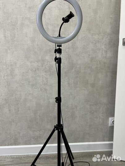 Светодиодная кольцевая лампа